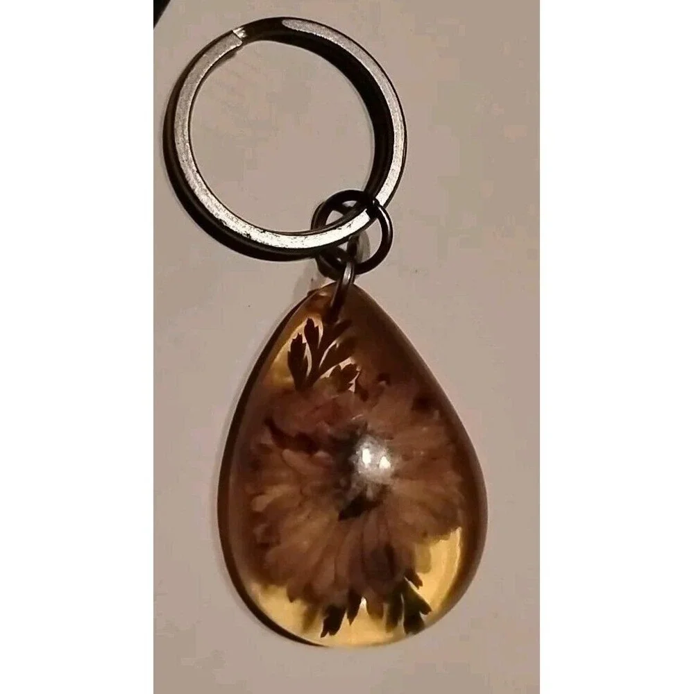 Vtg Yellow‎ Lucite Teardrop Keychain flower inlay acrylic lavender purple white